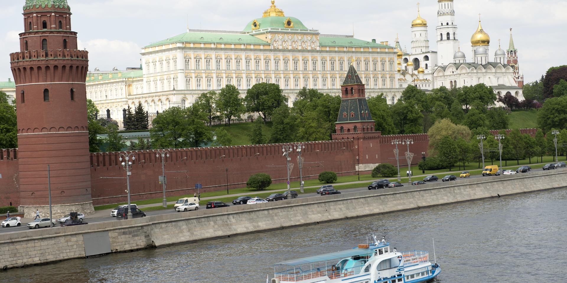 Makten i Kreml har hållit Ryssland i ett hårt grepp genom hela dess historia (med undantag av när Sankt Petersburg var huvudstad och de perioder landet varit i kaos). 