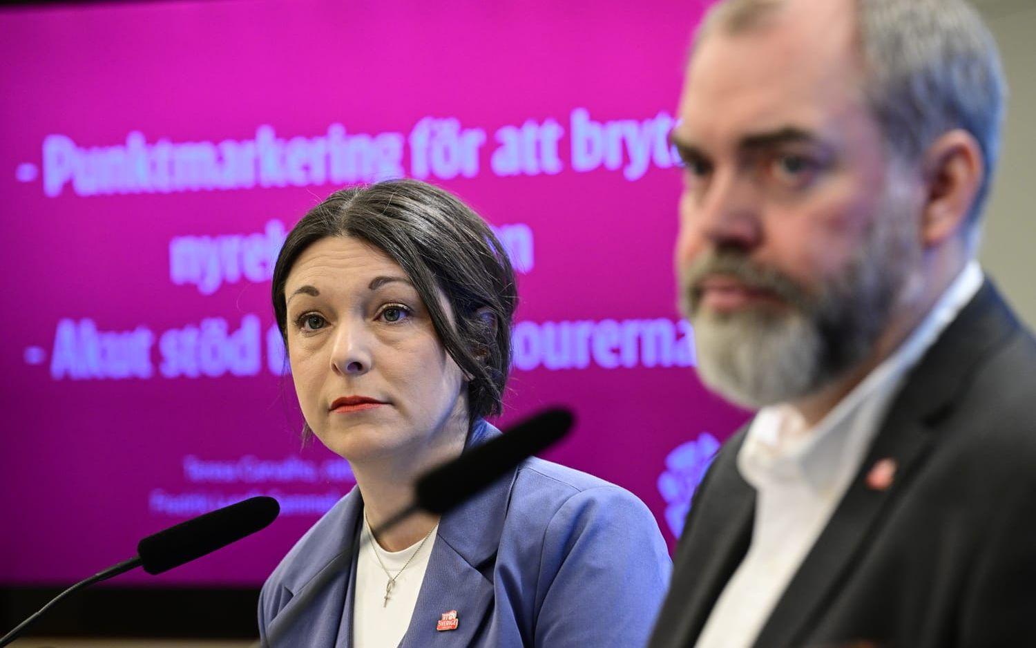 Teresa Carvalho och Fredrik Lundh Sammeli under en pressträff på torsdagen.