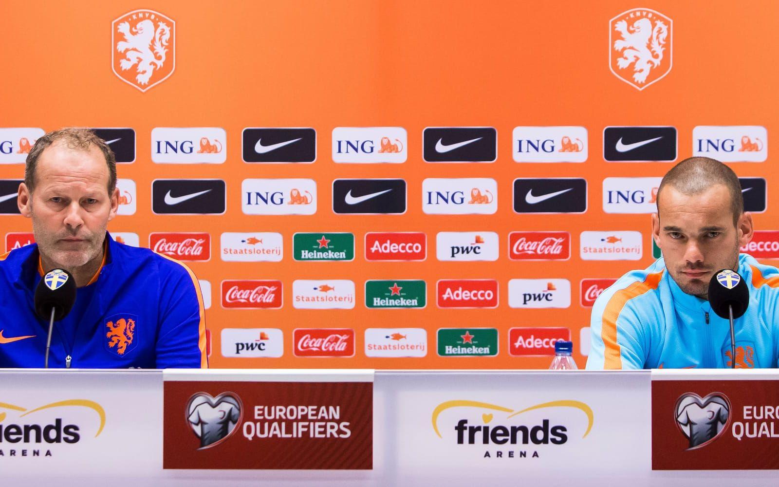 Förbundskaptenen Danny Blind och Nederländernas stjärna Wesley Sneijder. Foto: Bildbyrån
