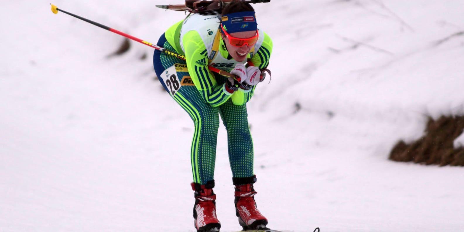Elvira Öberg har tagit sitt andra guld vid junior-VM i Otepää.