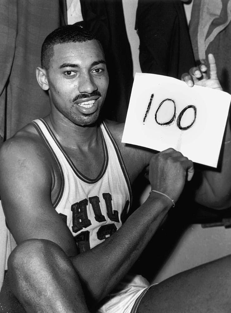 Wilt Chamberlains 100 poäng – i en NBA-match – känns som ett oslagbart rekord. Foto: TT