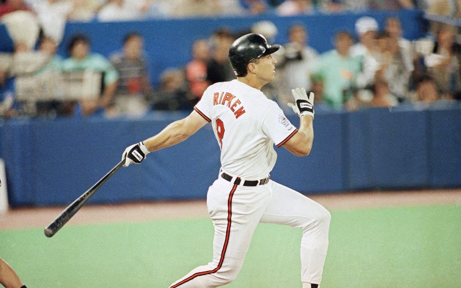 Cal Ripken Jr. har rekordet för <strong>flest MLB-matcher i följd.</strong> 1982-1998 spelade han 2 632 stycken – utan avbrott för avstängningar eller skador – Baltimore Orioles. Foto: TT