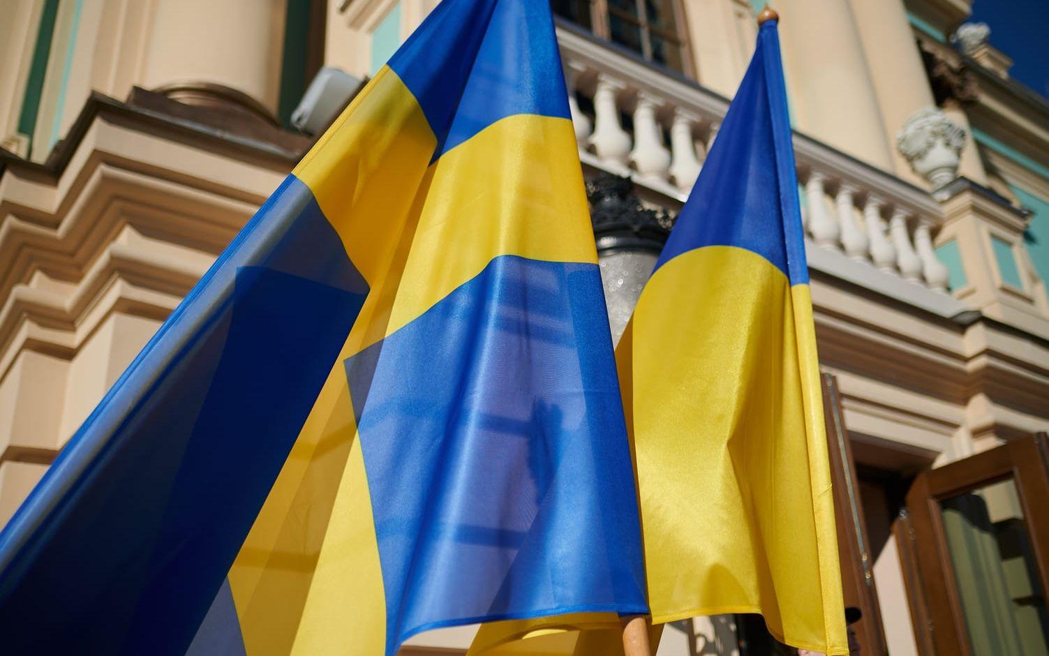 Utanför presidentpalatset hade Sveriges flagga hissats bredvid Ukrainas
