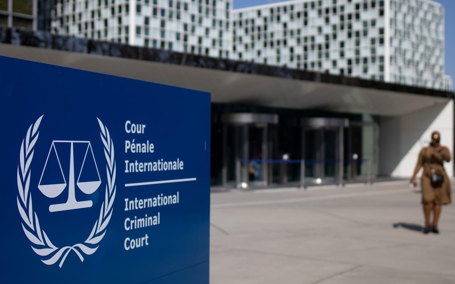 ICC i Haag utfärdar arresteringsorder för två ryska militärer.