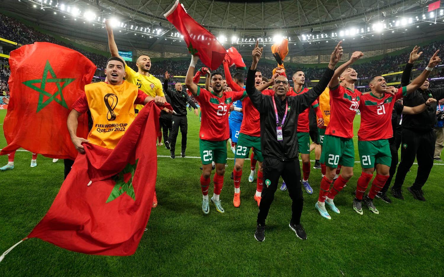 I och med kvartsfinalsegern var Portugal blev Marocko första afrikanska land att nå semifinal i VM. 