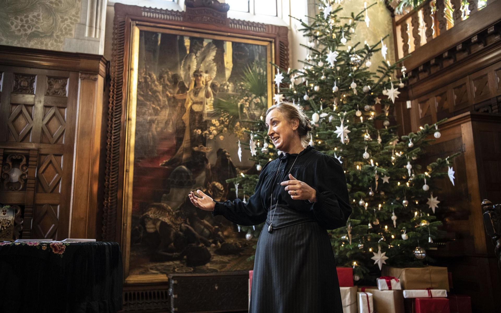 Tjolöholms slotts kulturchef Karin Kvicklund berättar att årets julfirande ser annorlunda ut på slottet.