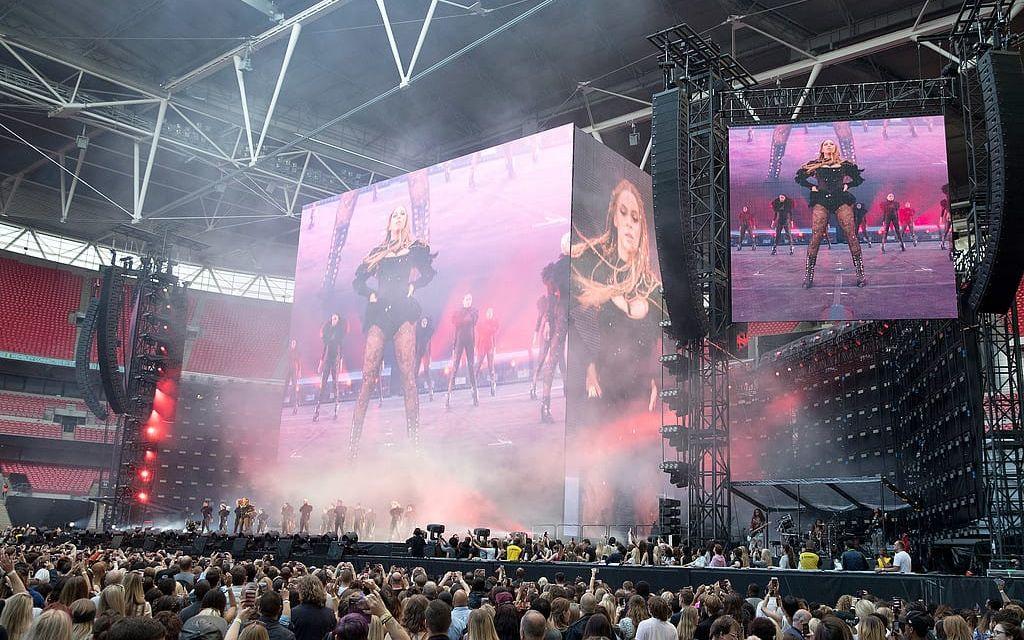 Värmde upp inför Beyoncés konsert på Wembley Stadium i London. "Mitt liv är fulländat" skrev hon på Twitter efteråt. Foto: Stella pictures.