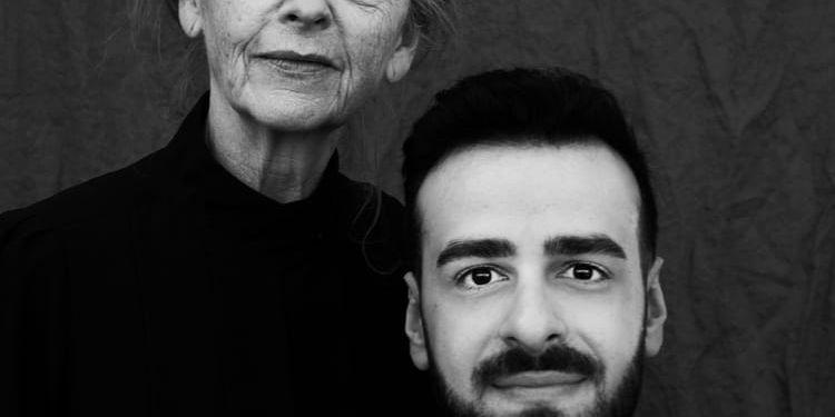 Gunilla Larsson och Robert Hannouch spelar Eivor och Abdu i pjäsen om flyktingvågen 2015 i Sverige. Pressbild.