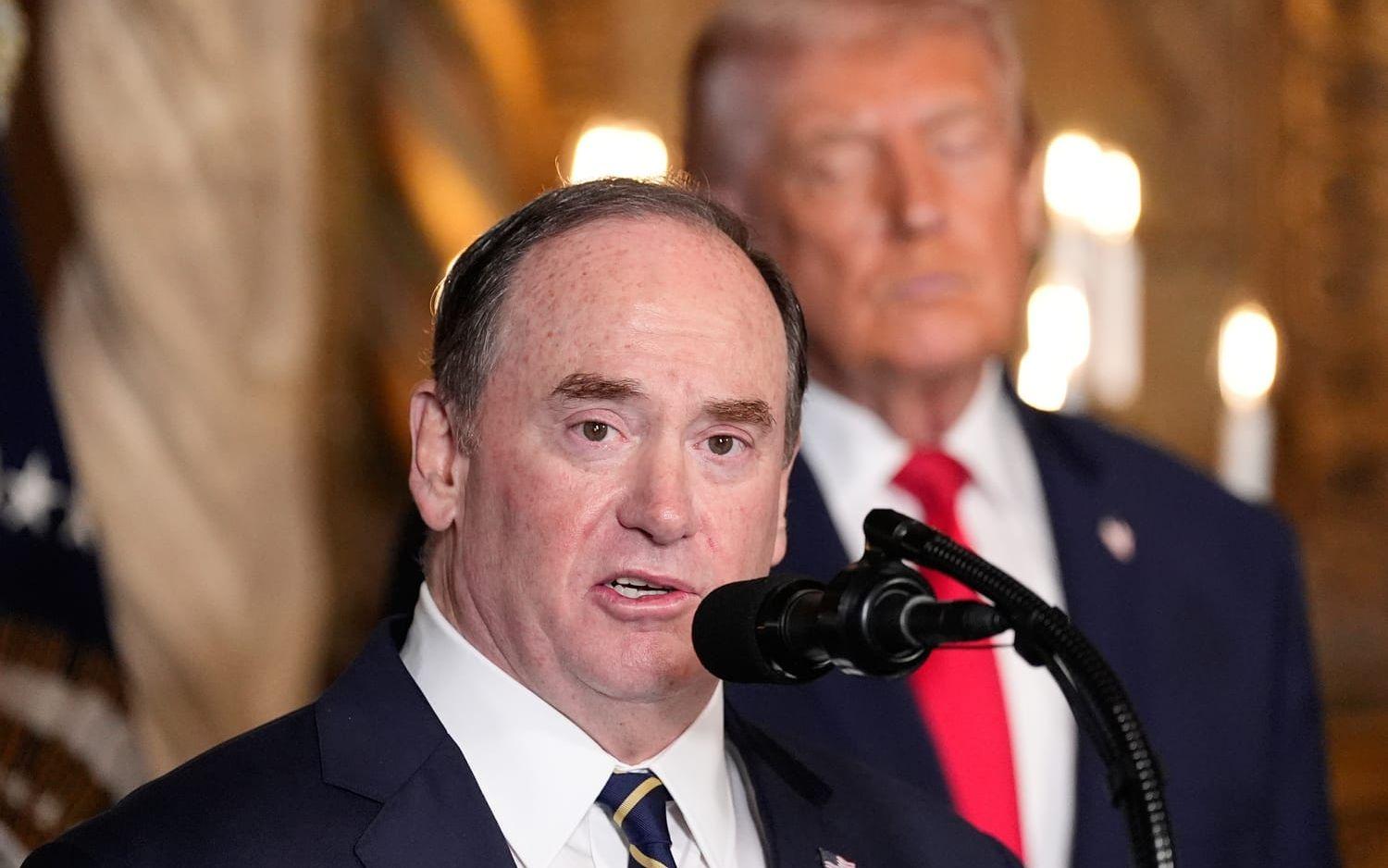 USA:s marinminister John Phelan, på bild från i december.