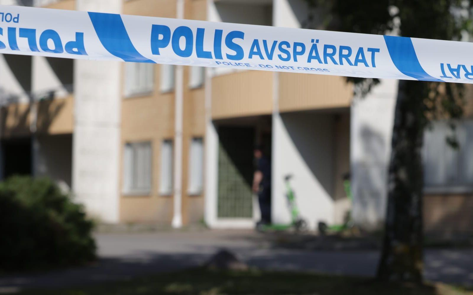 Två personer sköts till döds i Norrköping under natten mot måndagen.