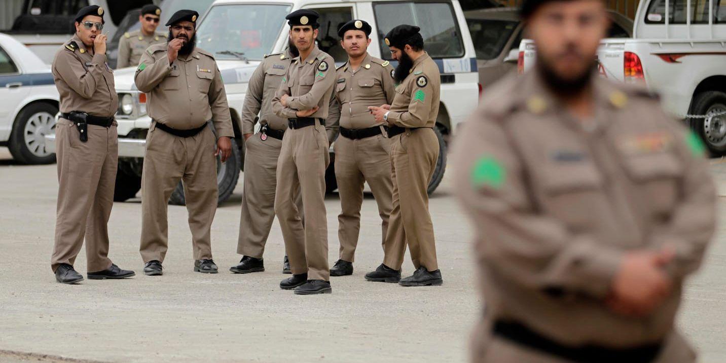 Saudiska poliser i Riyad. Bilden är från 2011 och personerna på den har ingenting med texten att göra. Arkivbild.