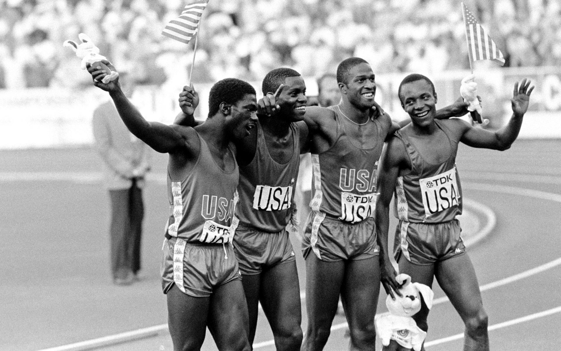 Från vänster: Emmit King, Carl Lewis, Willie Gault och Calvin Smith. Kvartetten som vann VM-guld och slog världsrekord på 4x100 meter vid VM 1983.