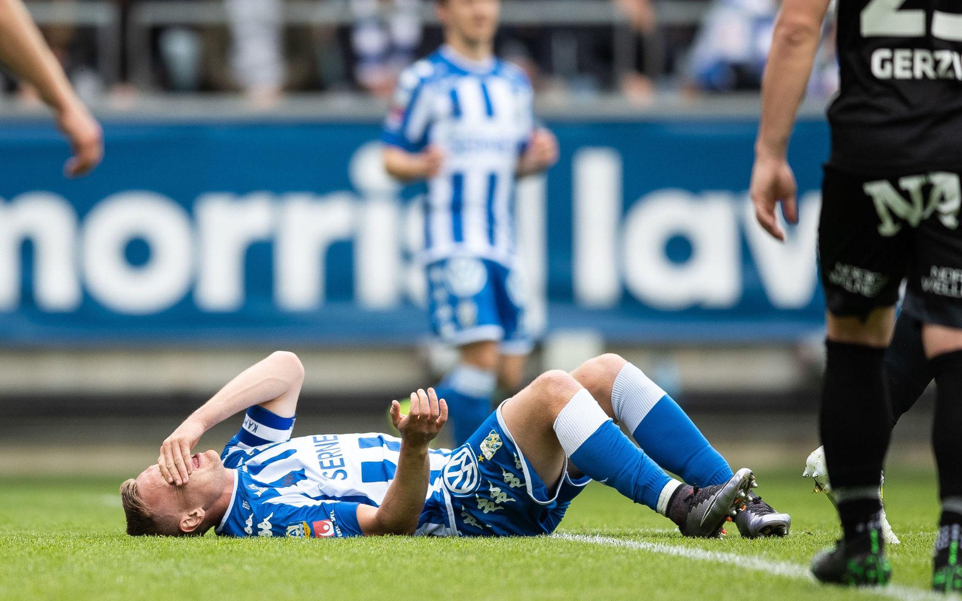 IFK Göteborg drabbades av ett tungt bakslag när lagkaptenen, tillika högerbacken, Sebastian Ohlsson tvingades utgå skadad efter 23 minuter