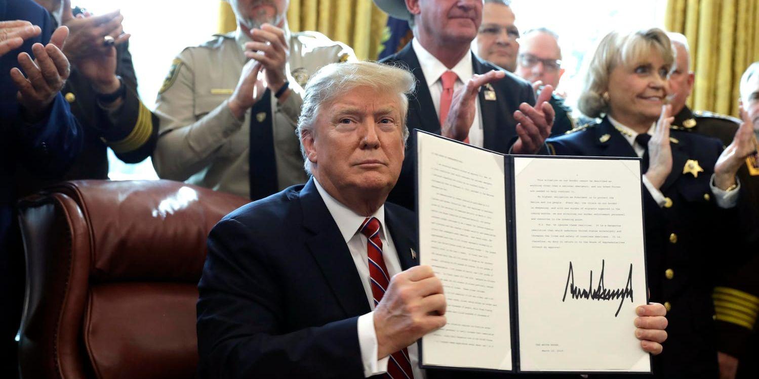 USA:s president Donald Trump lägger sitt första veto.