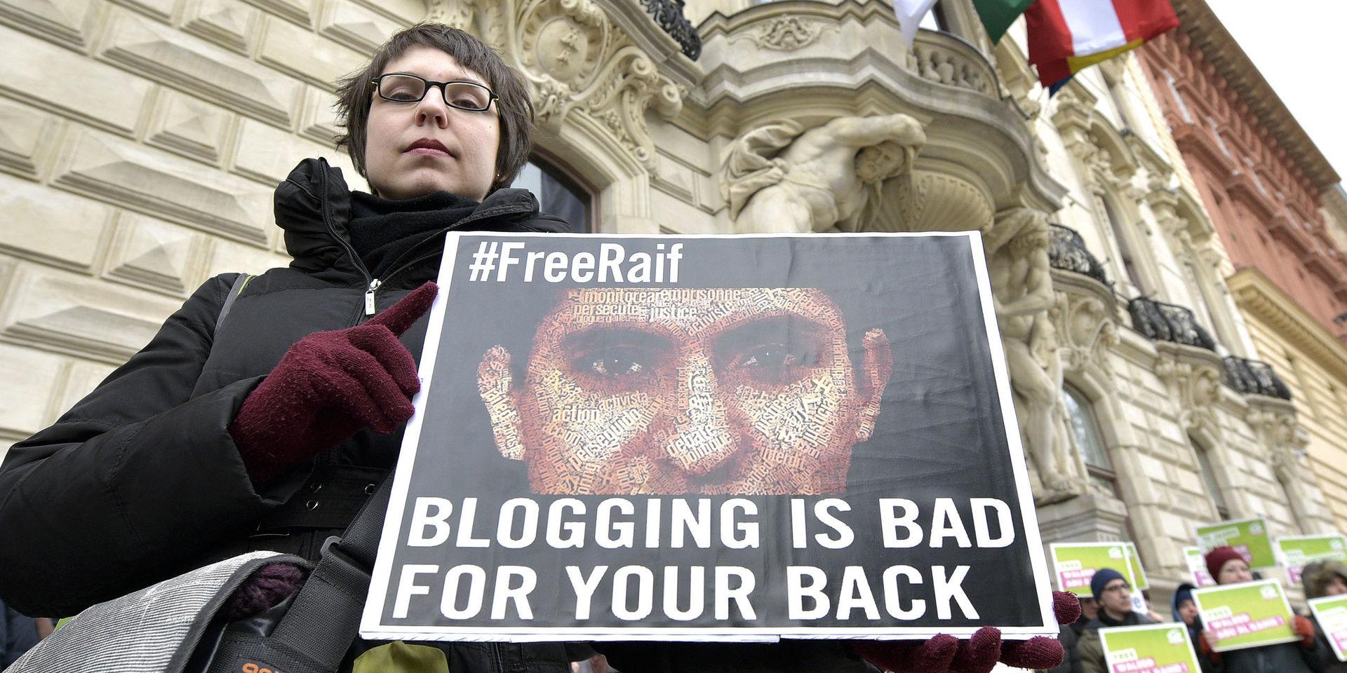 Demonstranter i Österrike protesterar mot domen mot bloggaren Raif Badaw. Arkivbild.