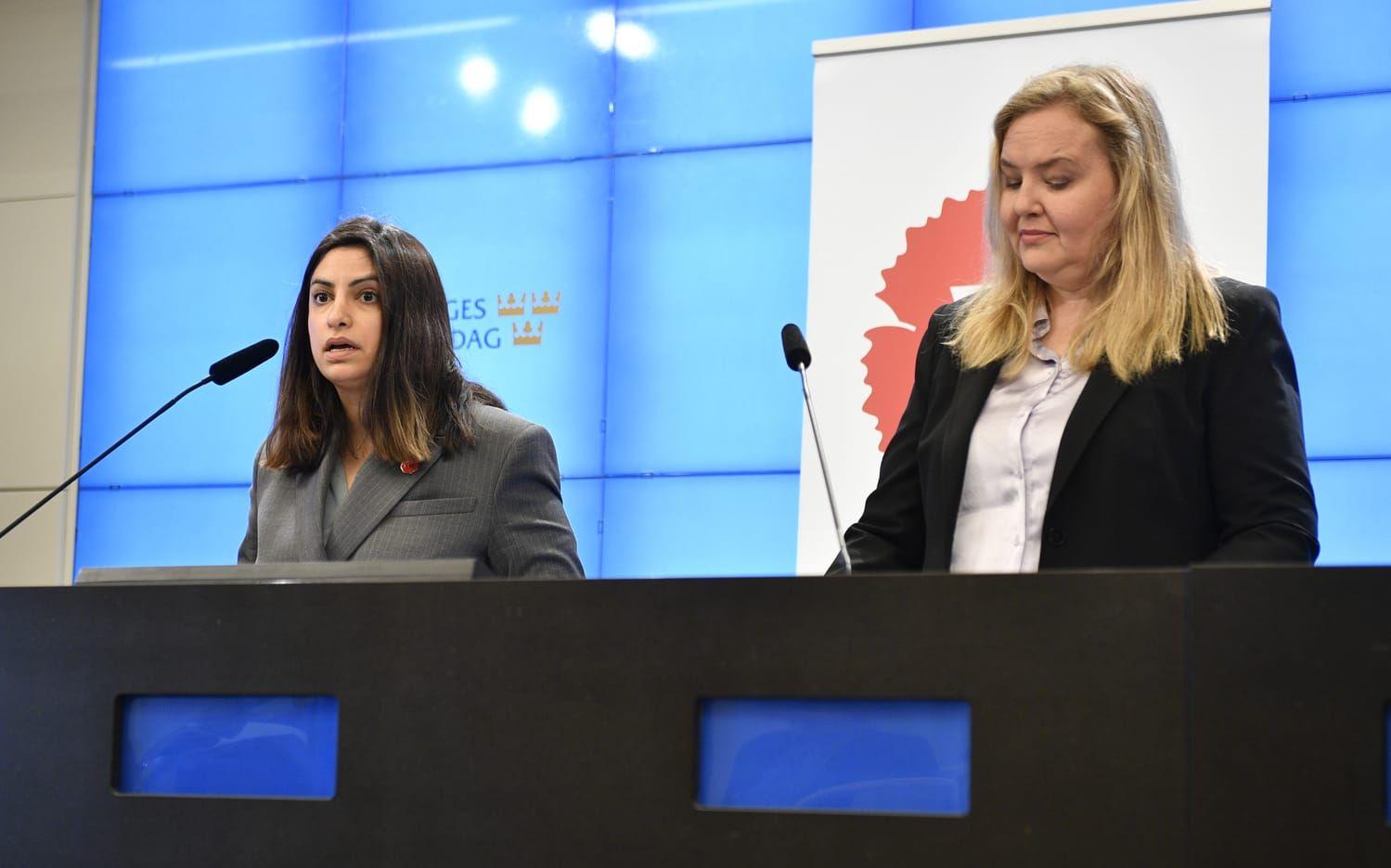 Vänsterpartiets ledare Nooshi Dadgostar och talespersonen Ida Gabrielsson presenterar partiets vårbudget.