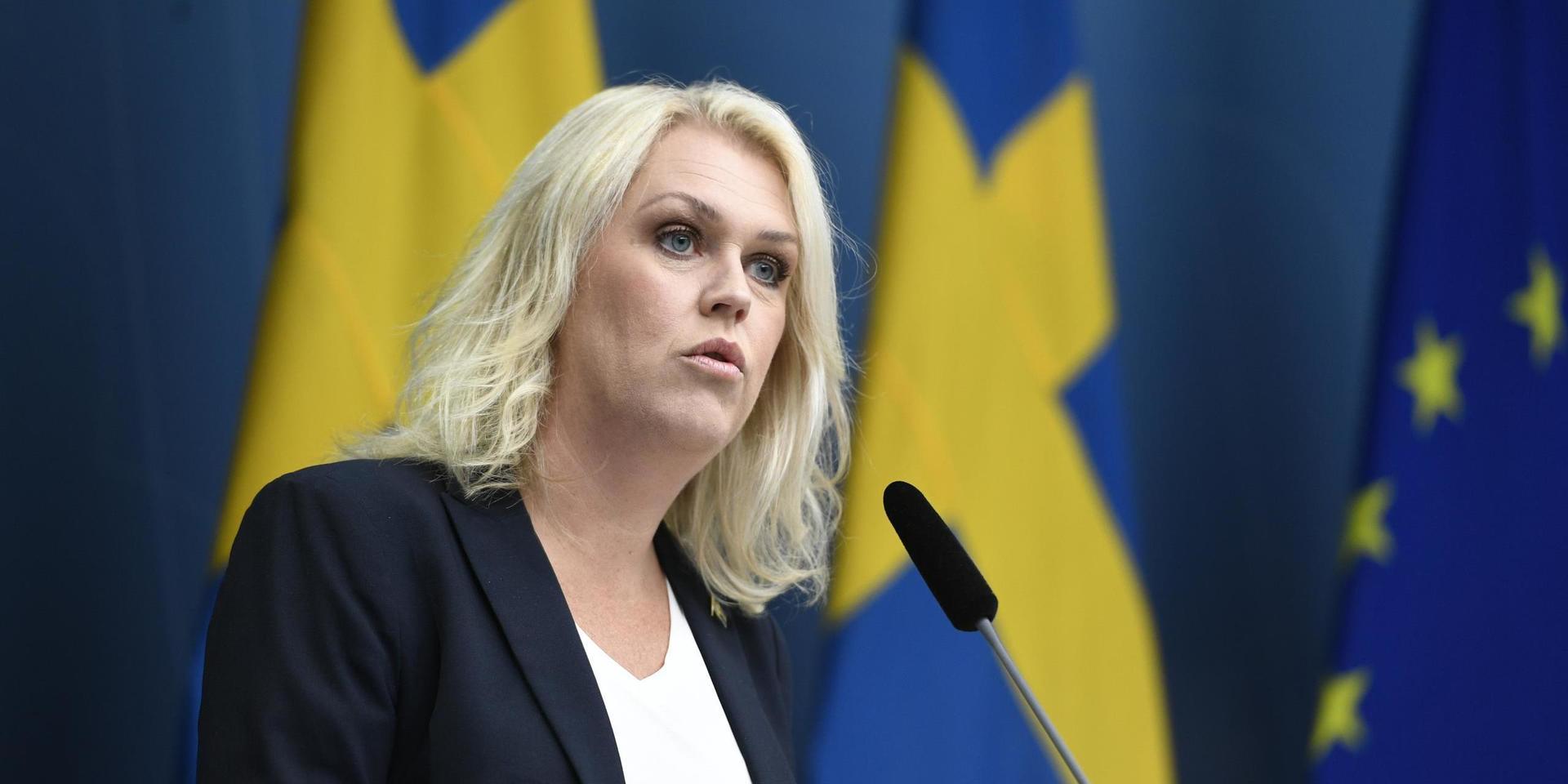 Lena Hallengren (S), socialminister, håller en pressträff om regeringens fortsatta arbete med covid-19.