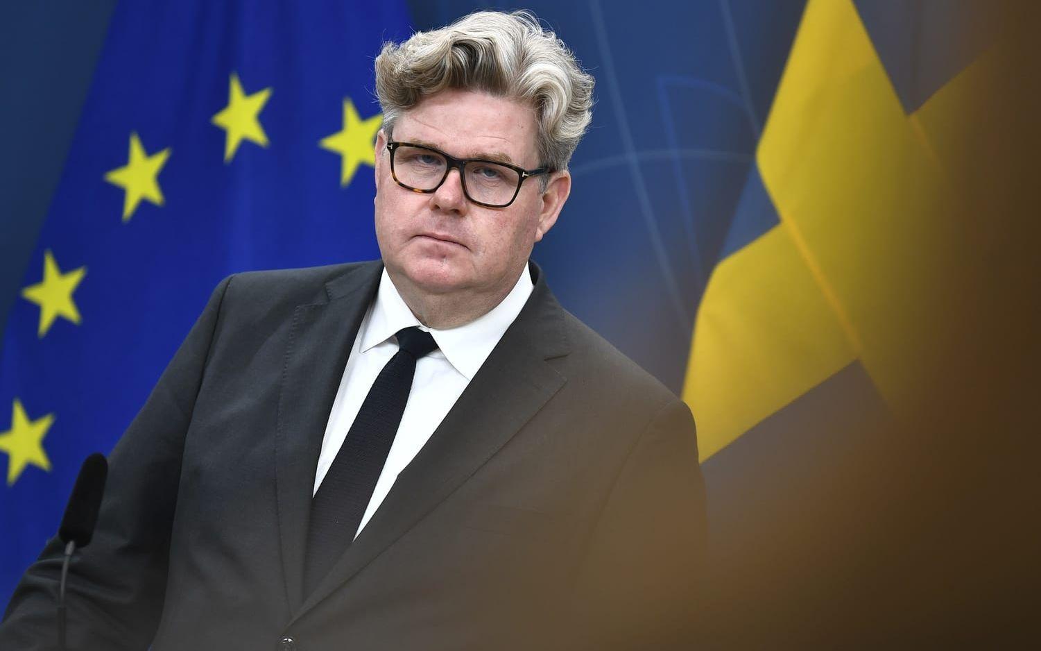 Justitieminister Gunnar Strömmer (M) presenterar nya verktyg för att bekämpa onlinerekryteringen av barn till grov brottslighet.