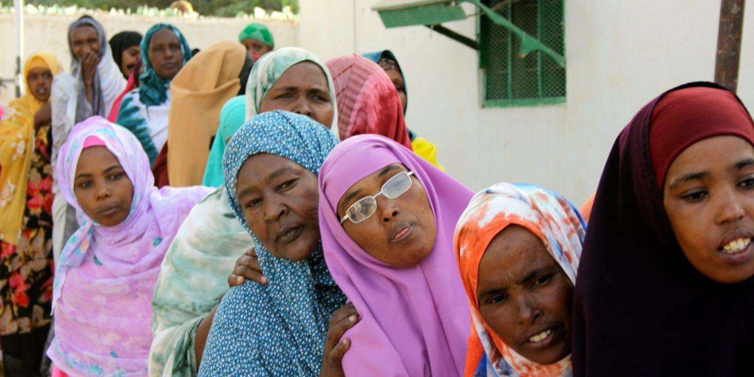 VÄLJARE. Kvinnor i kö för att rösta under förra presidentvalet år 2010 i Somaliland.