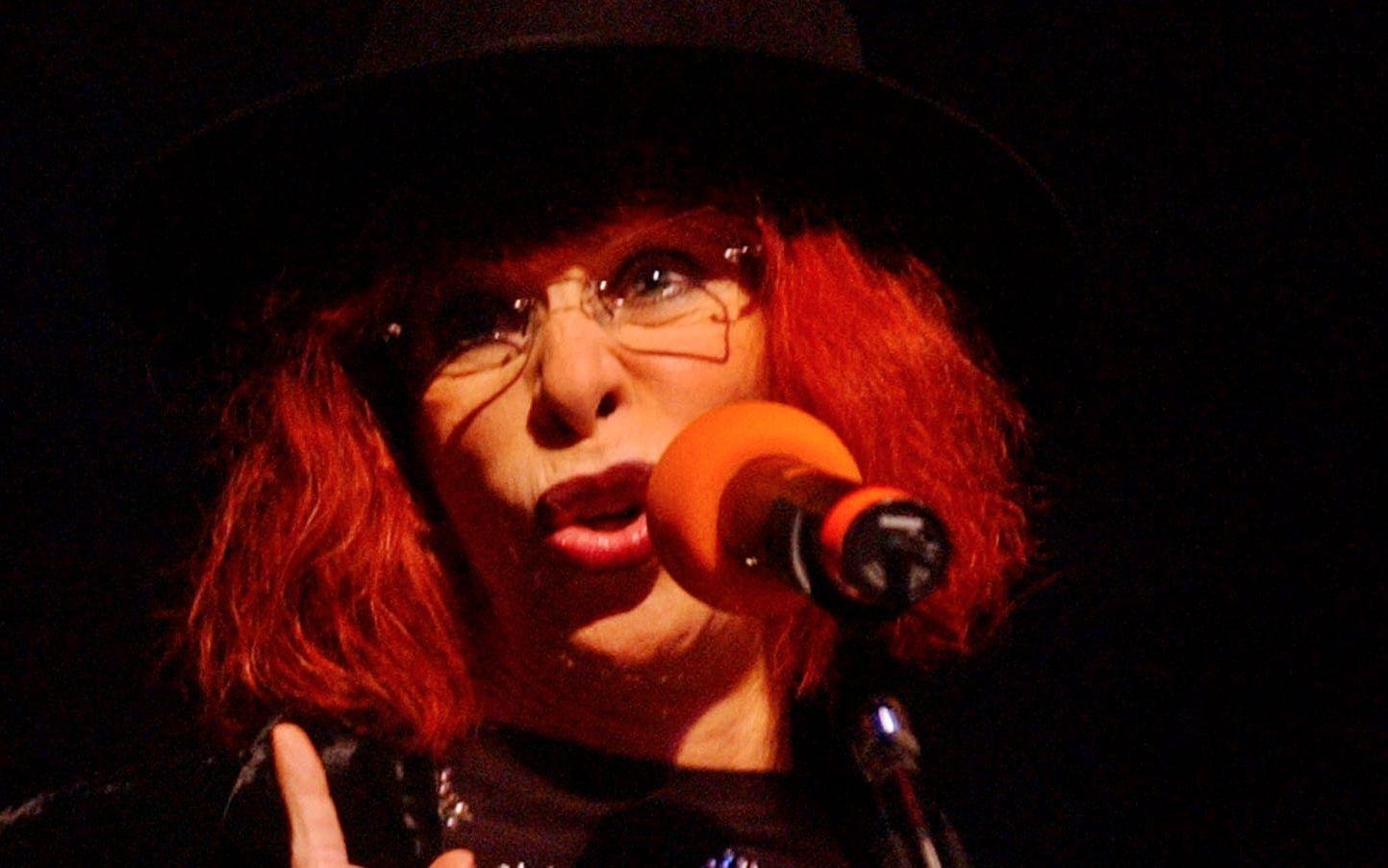 Brasilianska sångerskan Rita Lee är död. Här fotograferad under en konsert i Buenos Aires, Argentina, i november 2002. Arkivbild.