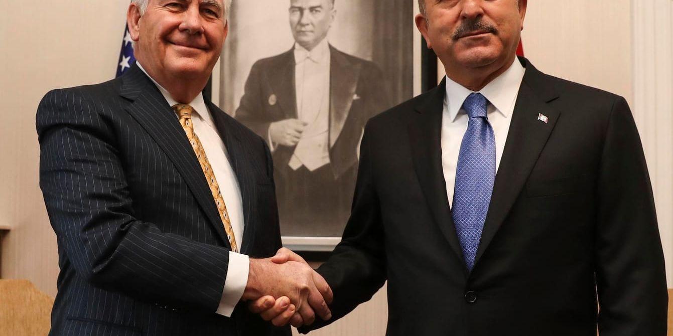 USA:s och Turkiets utrikesministrar Rex Tillerson och Mevlüt Çavuşoğlu träffades i Ankara.