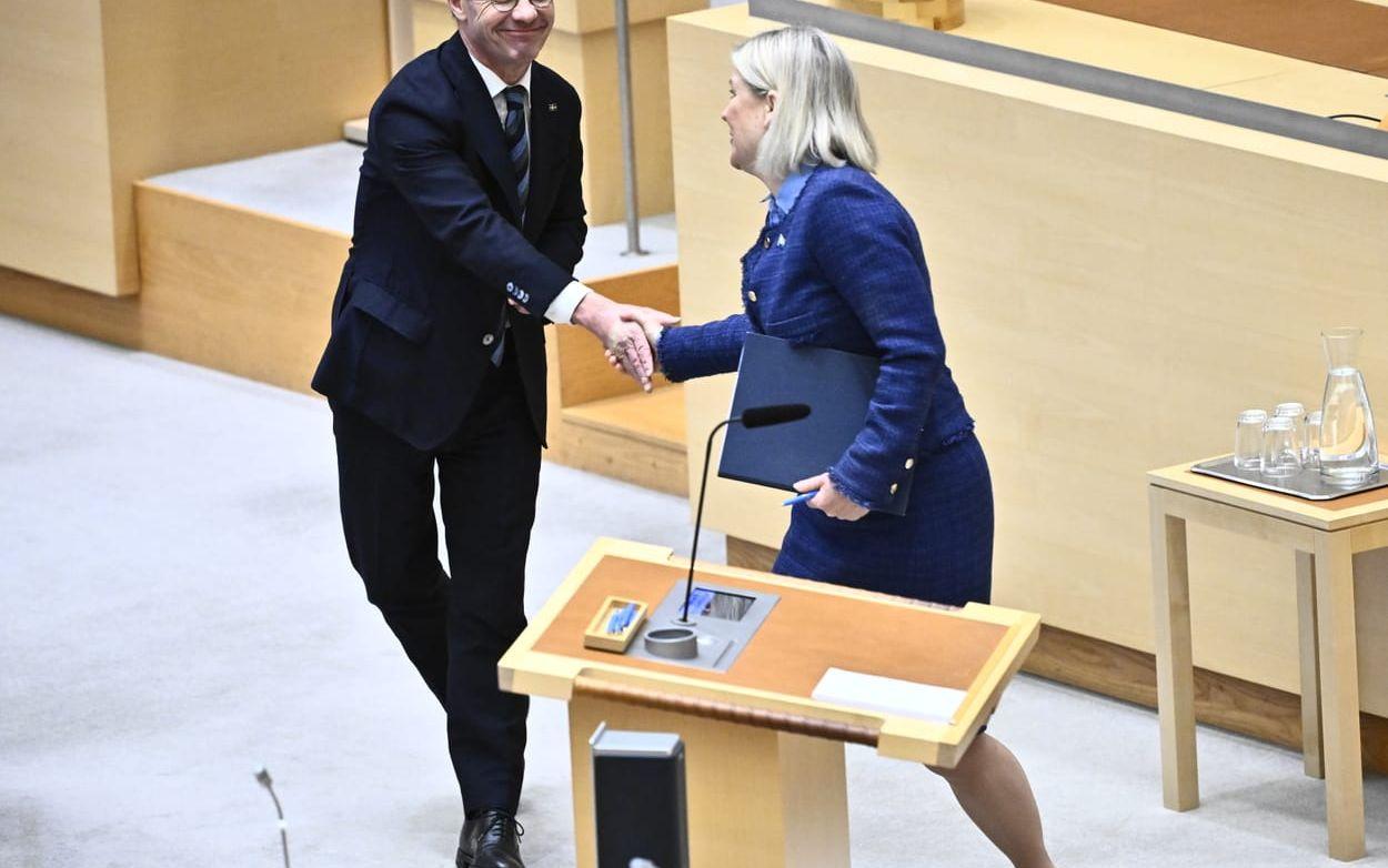 Statsministern och M-ledaren Ulf Kristersson vill debattera mot S-ledaren Magdalena Andersson. Arkivbild.