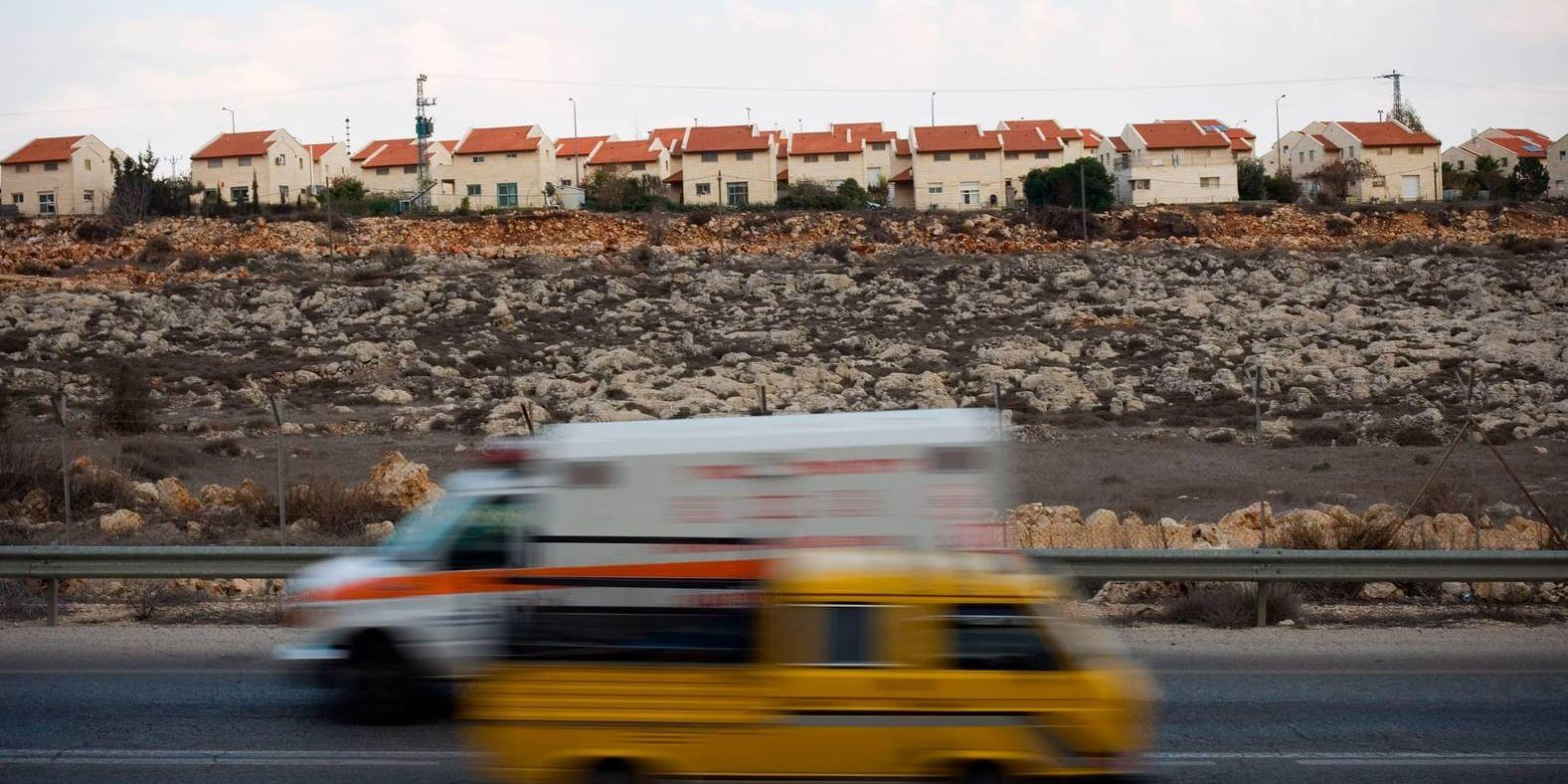 Den judiska bosättningen Ofra på Västbanken. Högsta domstolen i Israel kom nyligen fram till att en del av husen hade byggts olagligt, på privatägd palestinsk mark, och HD beordrade rivning. Arkivbild.