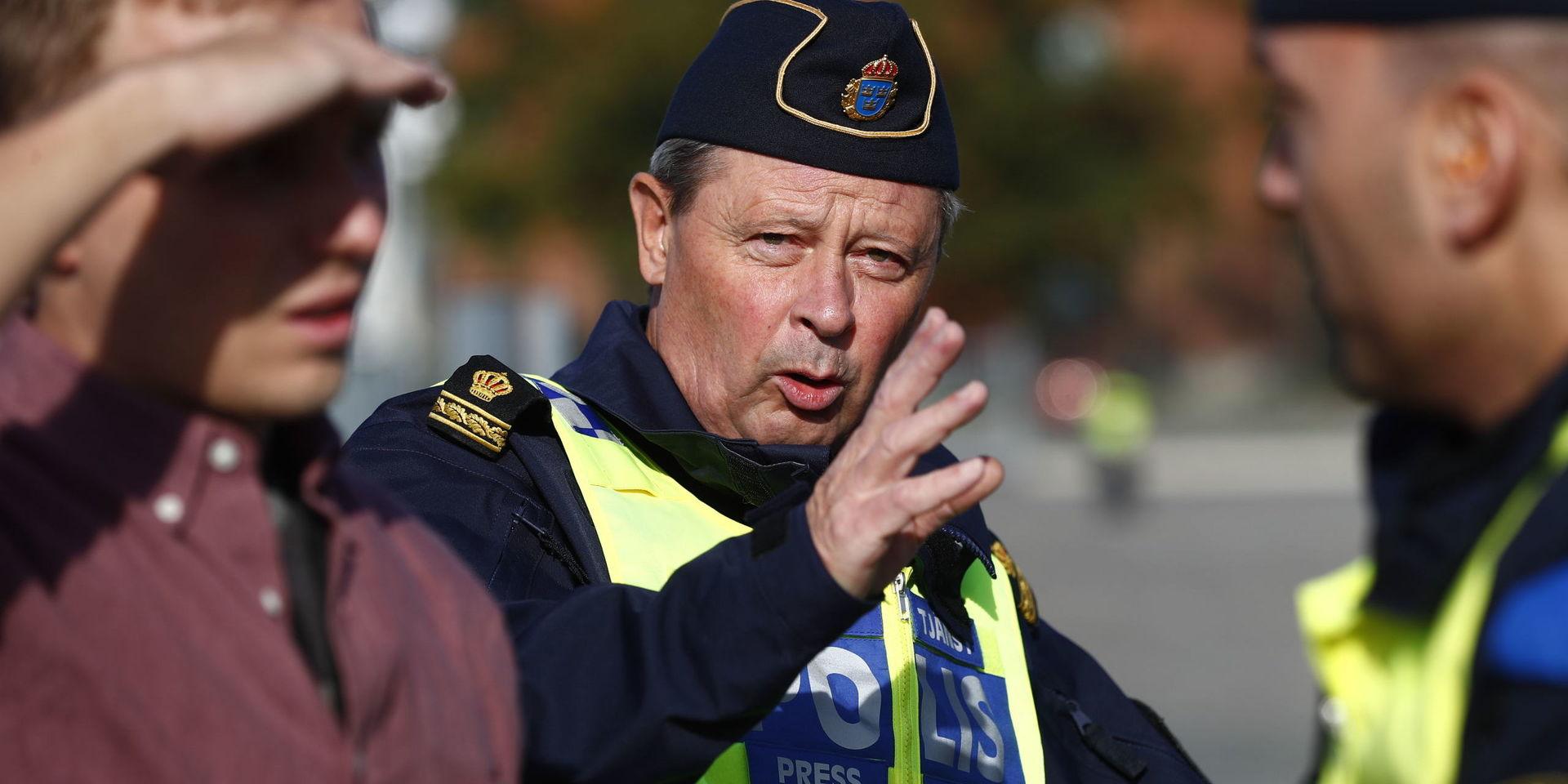 Polisens presstalesman Thomas Fuxborg är oroad över den senaste tidens knivdåd i Västsverige. Bara i Göteborg har fyra personer dödats sedan i juli.