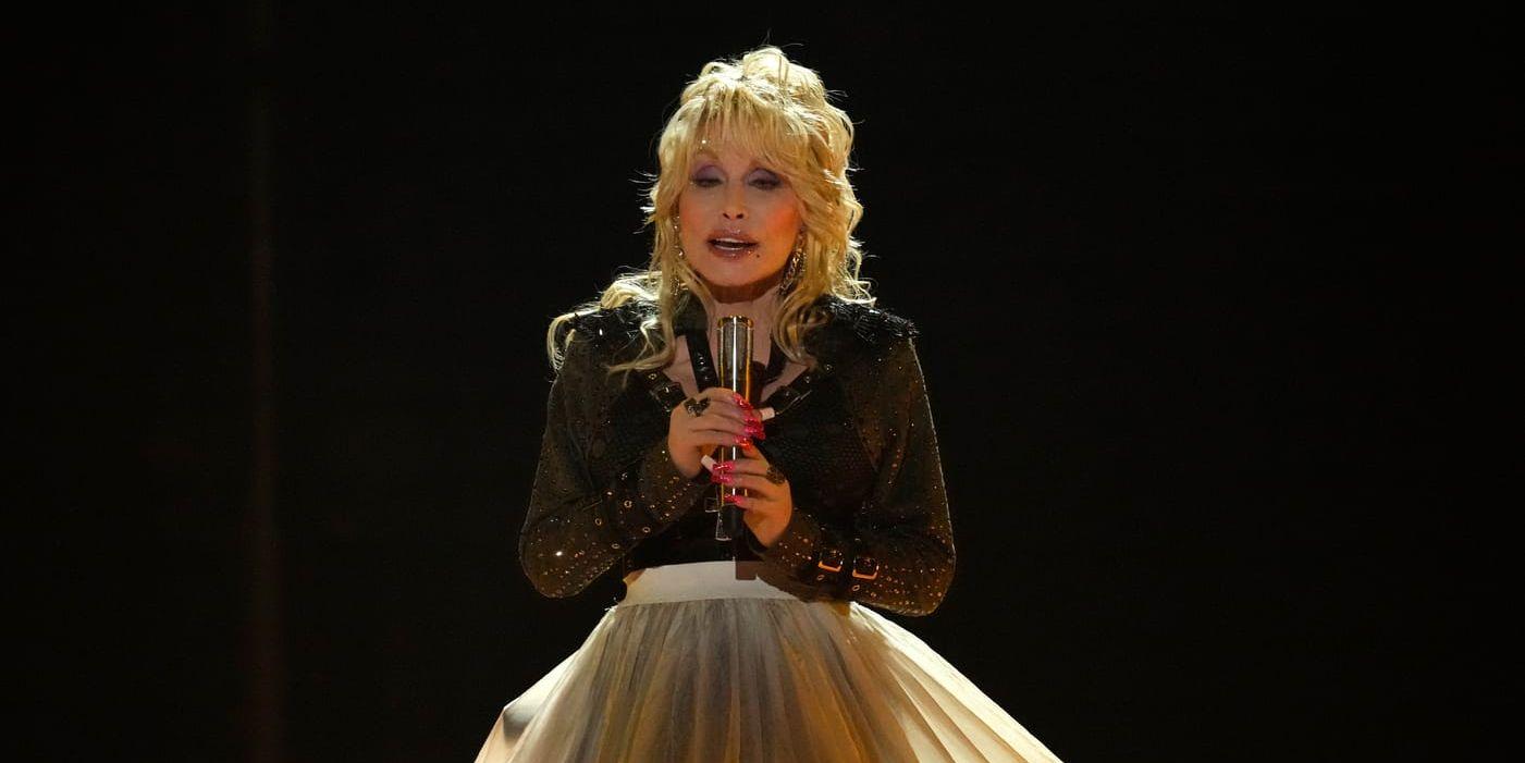 Dolly Parton släpper ett rock’n’roll-album i november 2023.