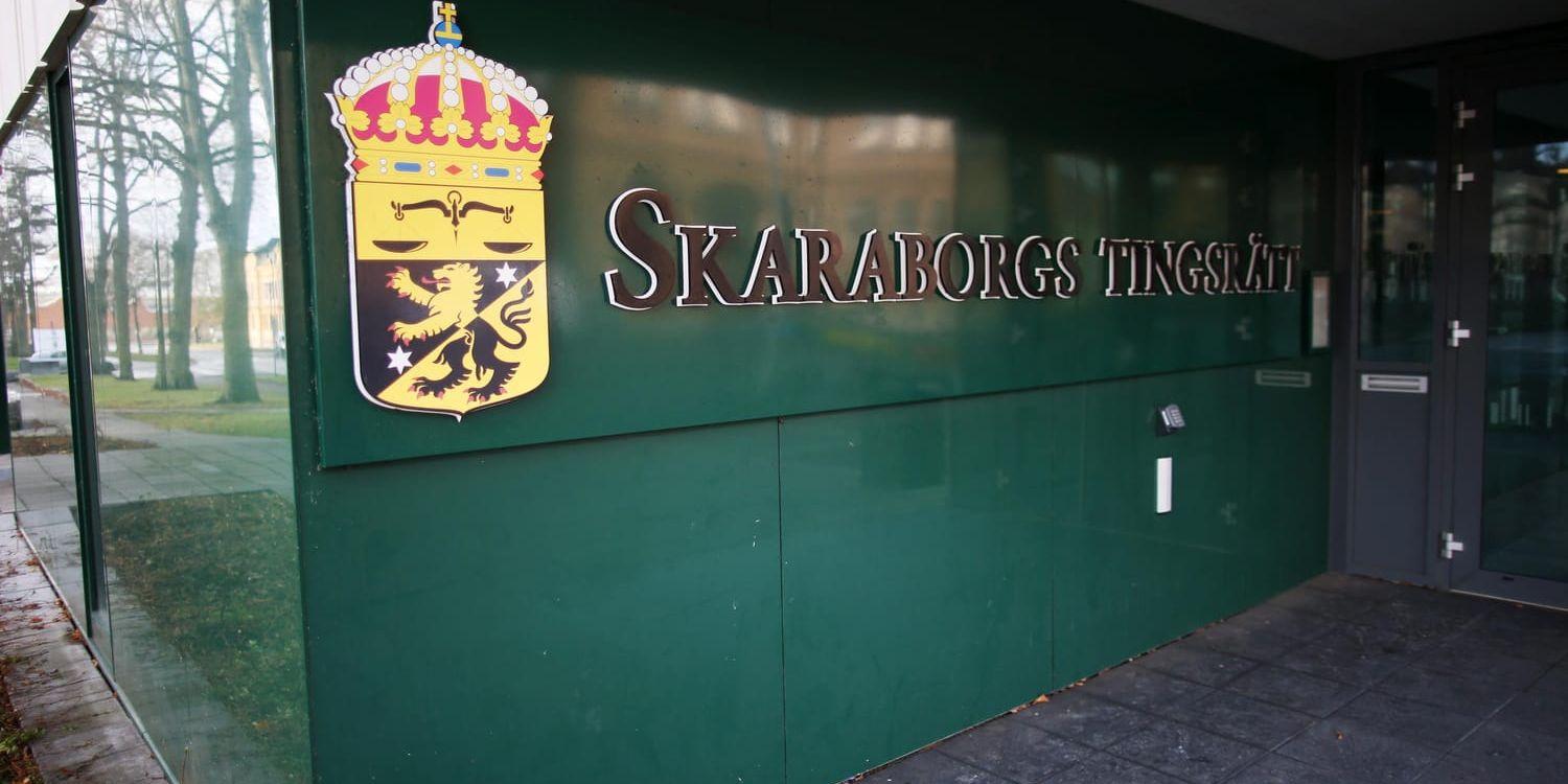 En 18-åring åtalas i Skaraborg för flera sexbrott, bland annat en våldtäkt där kvinnan blev bunden. Arkivbild.