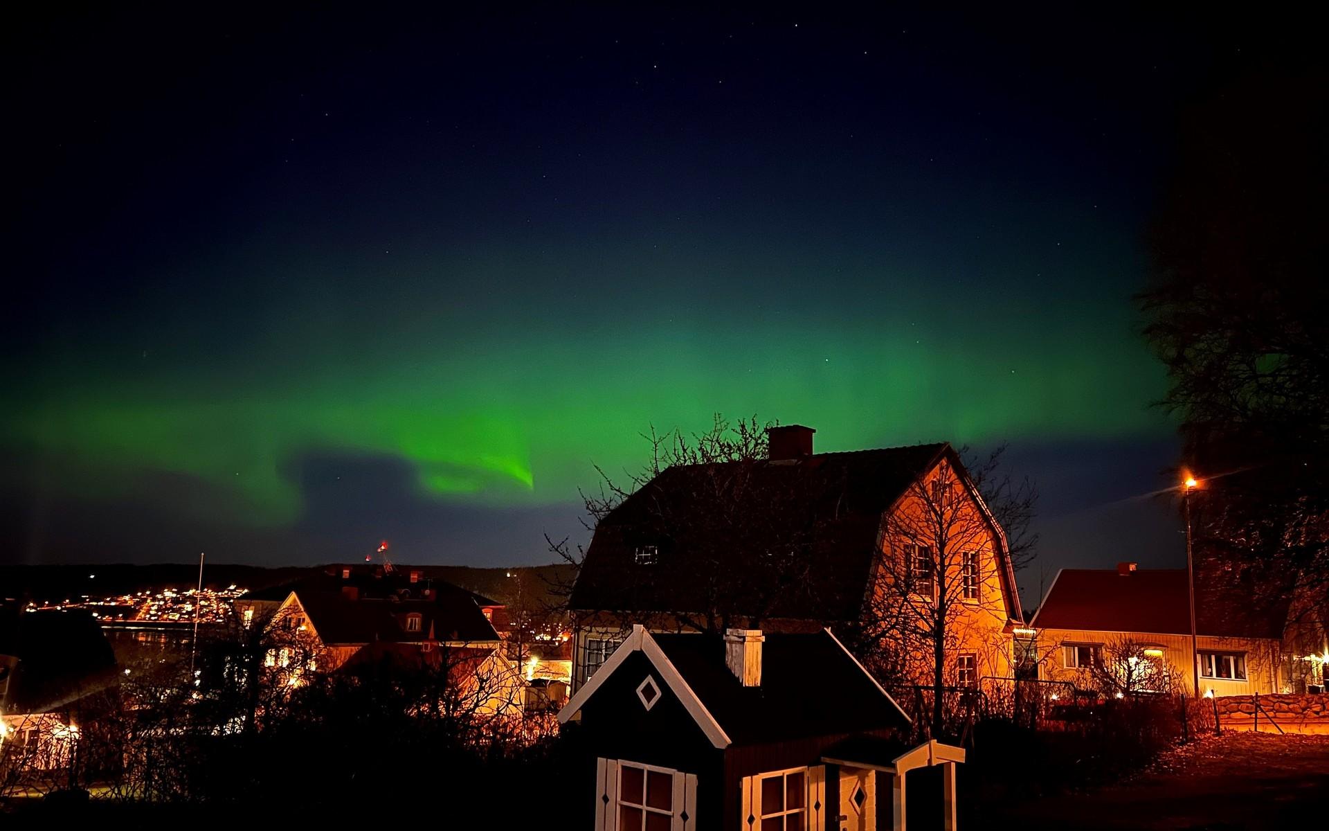 I lördagsnatt tog Catarina Coutinho Axelsson den här bilden av himlen i Ulricehamn. ”Helt magiskt”, skriver hon.