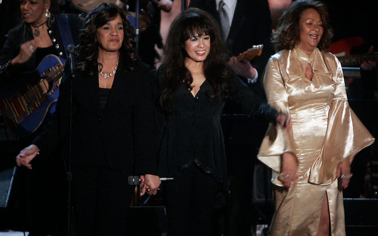 Estelle Bennett, Ronnie Spector och Nedra Talley-Ross när The Ronettes valdes in i rockens Hall of Fame 2007. Arkivbild. 