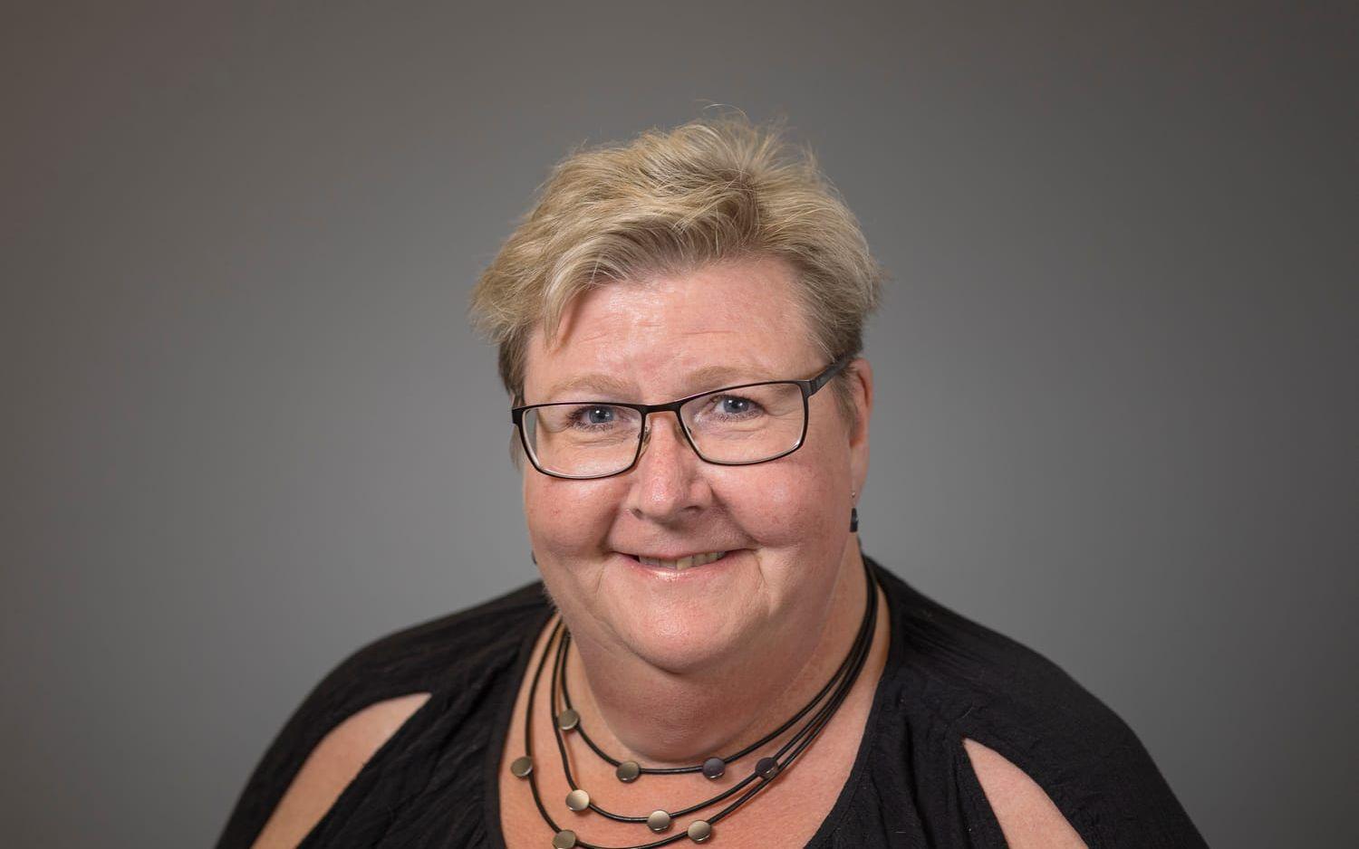 En samisk kvinna som skiljer sig kan få problem att leva kvar inom renskötseln, enligt Monica Burman, professor vid Umeå universitet.