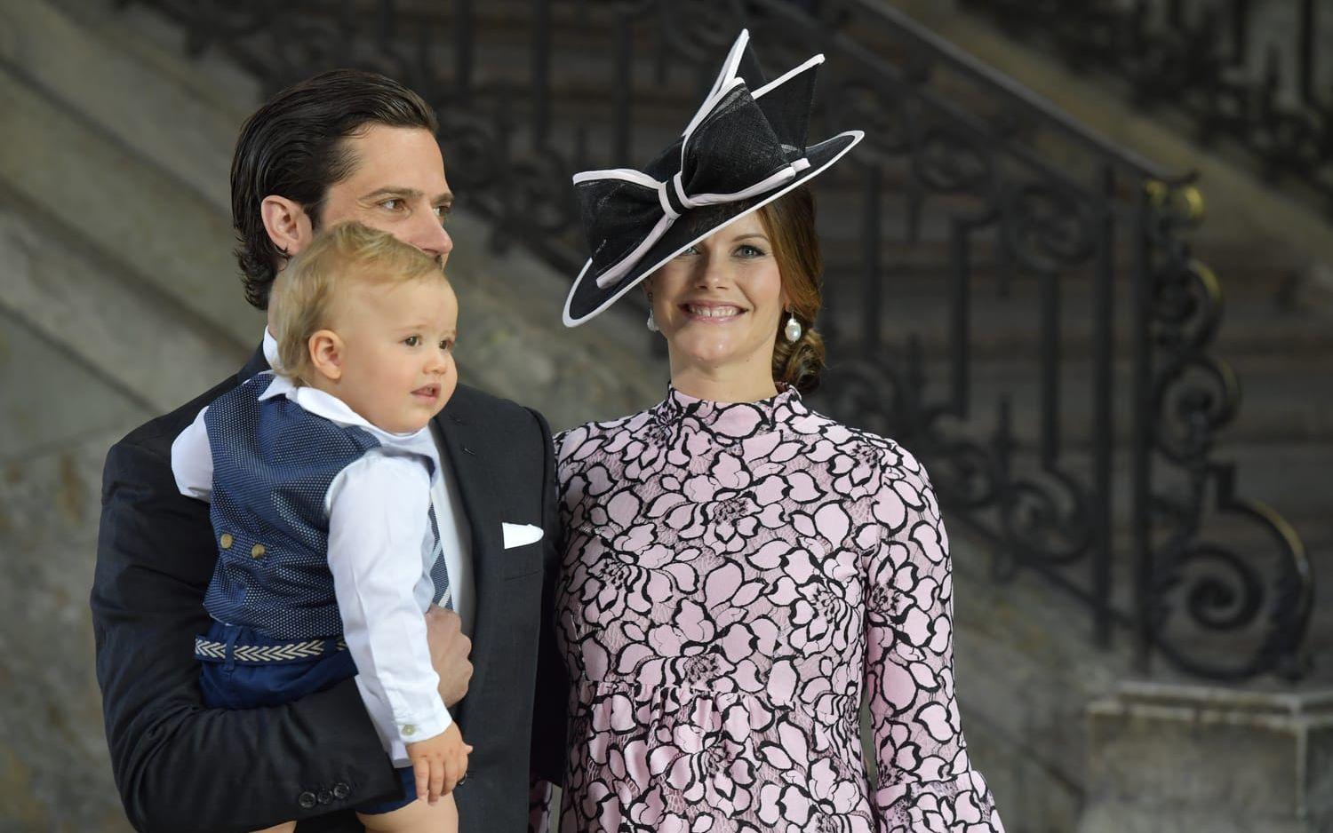 Prins Carl-Philip, prinsessan Sofia, och prins Alexander har fått en ny familjemedlem.