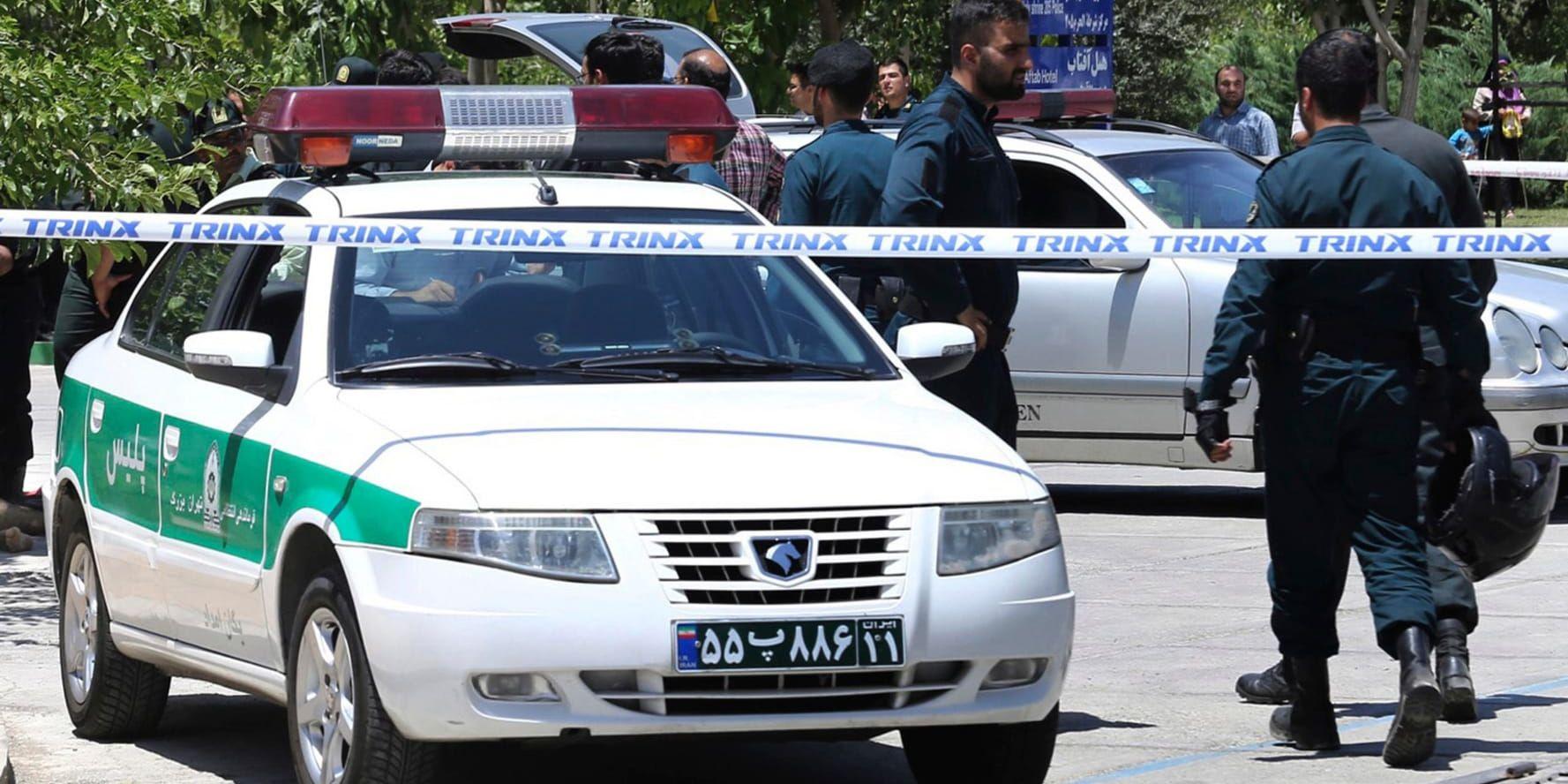 Bilden är tagen i samband med en av de två attackerna i Teheran den 7 juni i fjol.