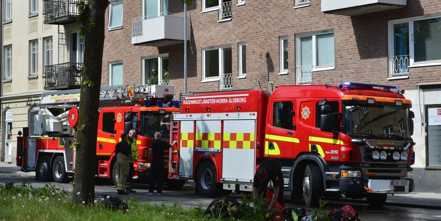 En brand rasade i en lägenhet i Trollhättan på söndagsförmiddagen. Ingen person ska ha kommit till skada i samband med händelsen.