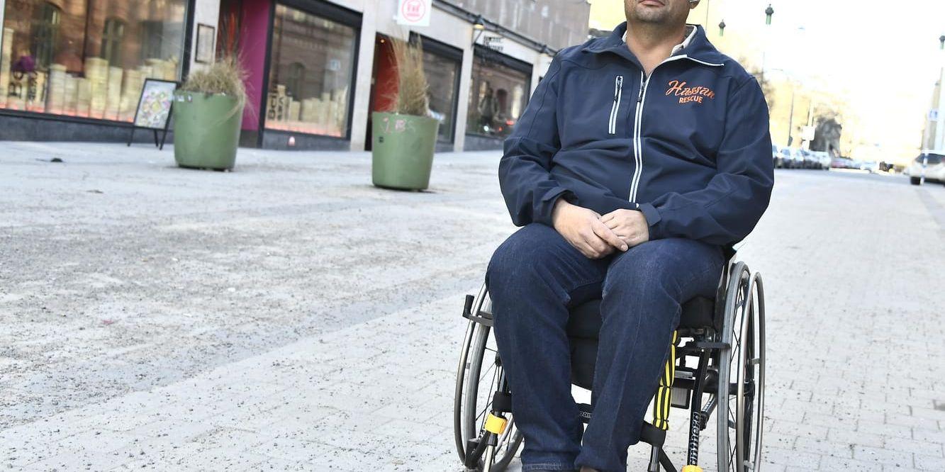 Hassan Zubier skadades när han försökte stoppa knivattattacken i Åbo i augusti förra året, fotograferad i Stockholm.