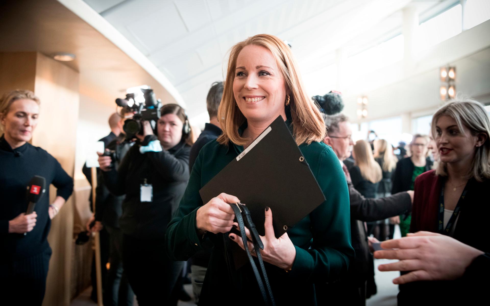 Sedan Centerpartiet i förra veckan först släppte fram Magdalena Andersson (S) som statsminister, för att senare samma dag släppa fram budgeten av SD, M och KD, genom att lägga ned sina röster, har kritiken från flera håll varit hård.