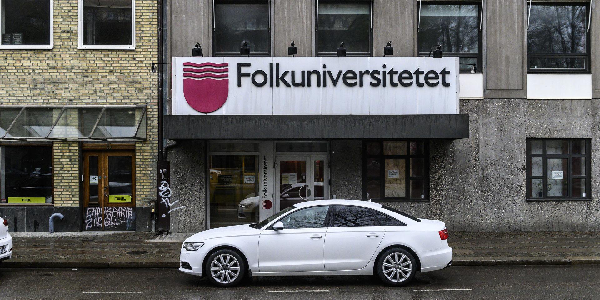 Här Folkuniversitetets lokaler på Norra Allégatan, strax intill Järntorget.