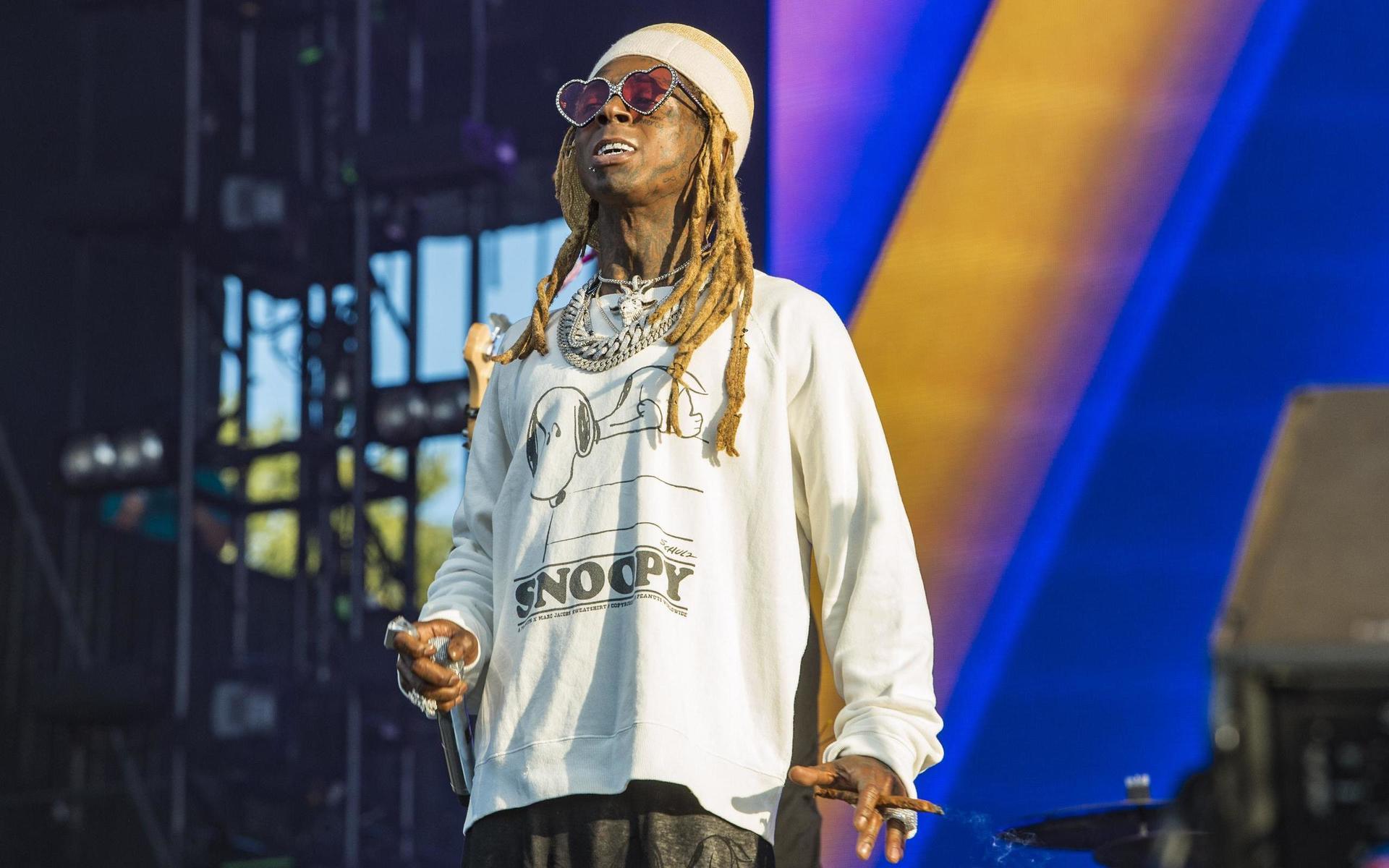 Rapparen Lil Wayne är en av 73 som benådas av den avgående presidenten.