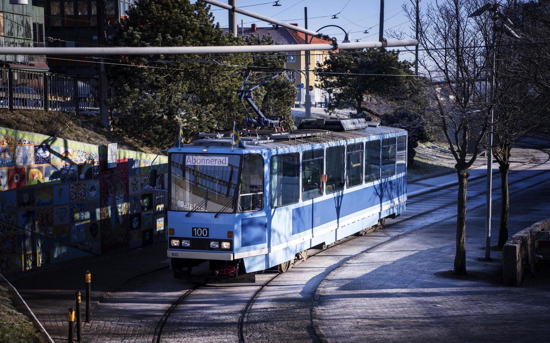 Den tjeckoslovakiska spårvagnsprototypen från 1988 fick Spårvägssällskapet Ringlinien köpa för en symbolisk slant efter att den tjänat i Norge under ett årtionde.