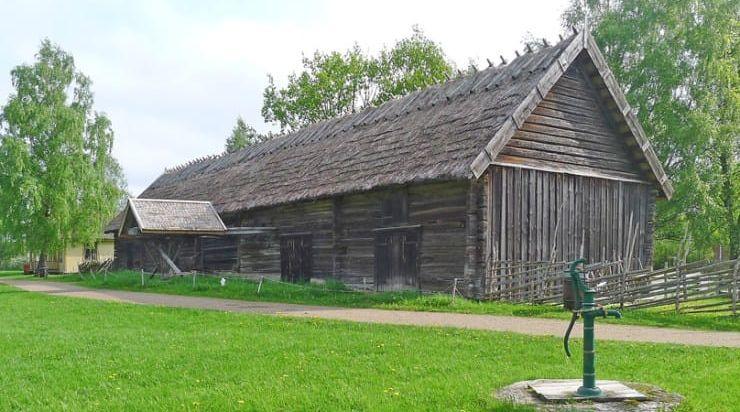 Det är utanför Karlebyladugården som grisarna huserat under sommaren. Foto: Västergötlands museum