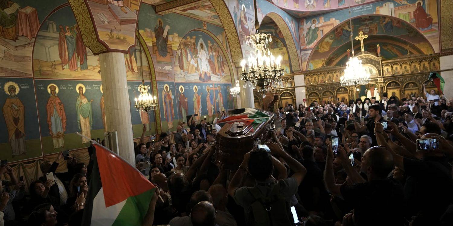 Begravningen hölls i en kyrka i Gamla staden i Jerusalem.