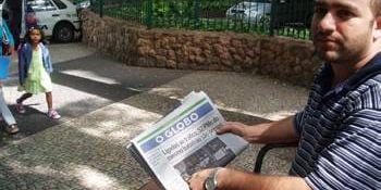 <b>Missnöjd. </b>Dessa skitpoliser ska bort, säger Bruno Mesquita, tidningsförsäljare i Rio de Janeiro.