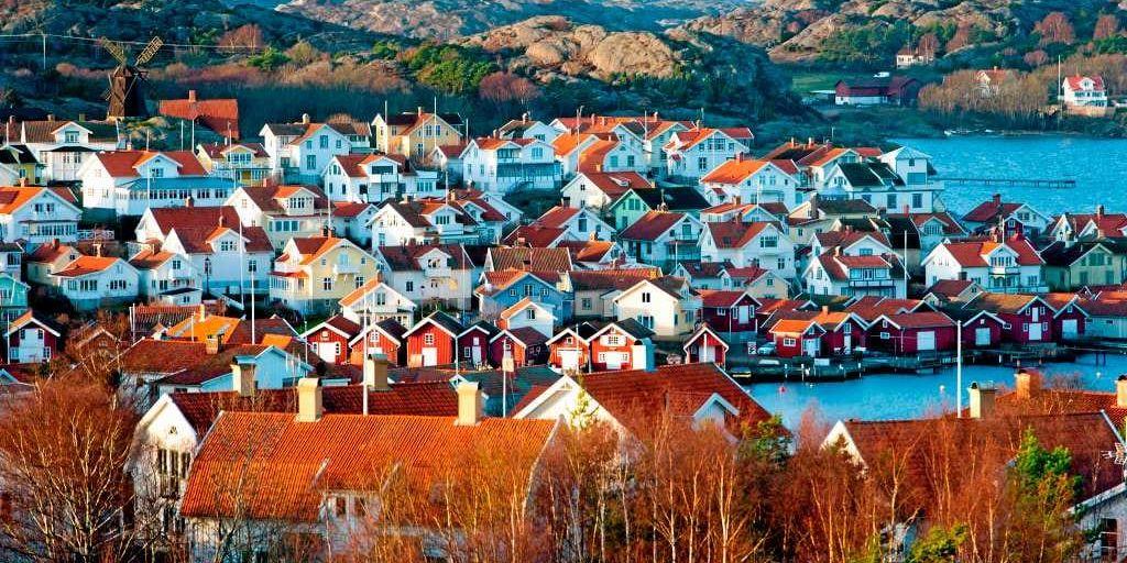 Många gör ett försök att sälja sina exklusiva hus i Bohuslän på sommaren. Just nu finns det många objekt som är till salu för ett antal miljoner.