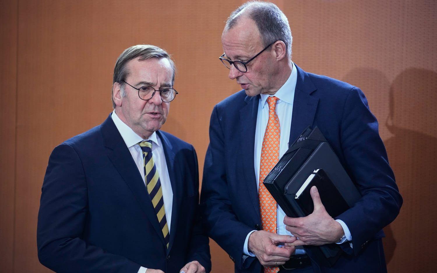 Tysklands försvarsminister Boris Pistorius och förbundskansler Friedrich Merz i Berlin tidigare i år.