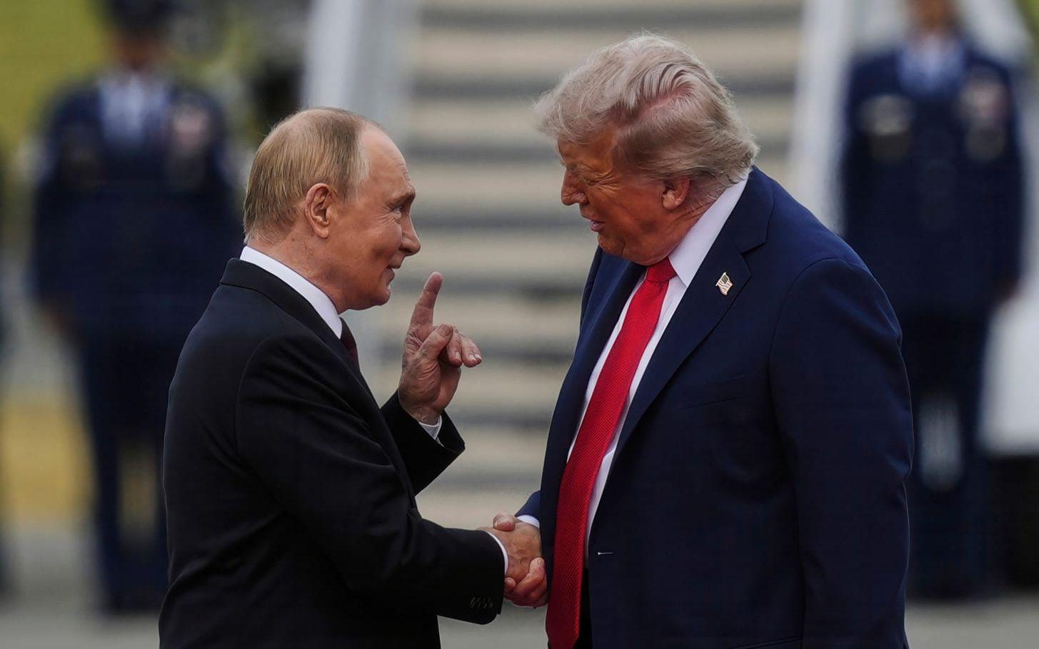 Arkivbild från när Vladimir Putin och Donald Trump träffades i Anchorage, Alaska, i augusti i fjol.