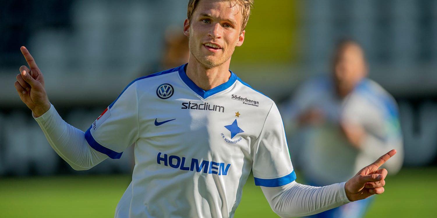 Norrköpings Sebastian Andersson jublar efter att ha gjort 2–1 mot Häcken.
