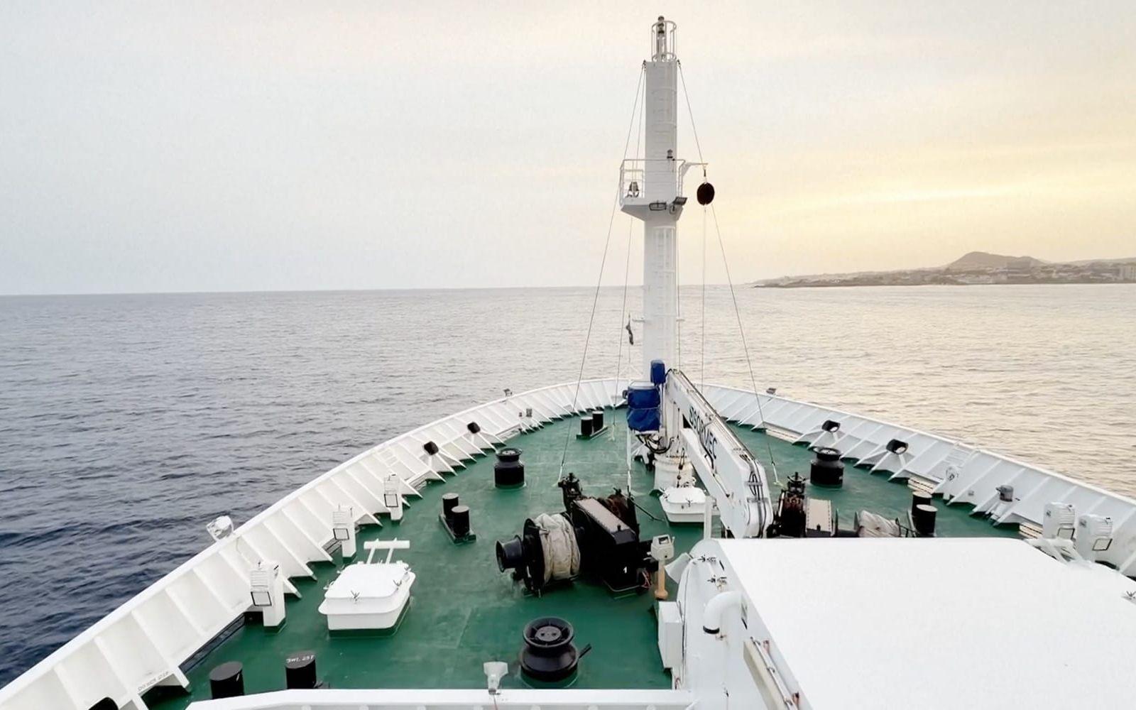 Kryssningsfartyget MV Hondius för, fotograferad av en passagerare måndagen den 4 maj.