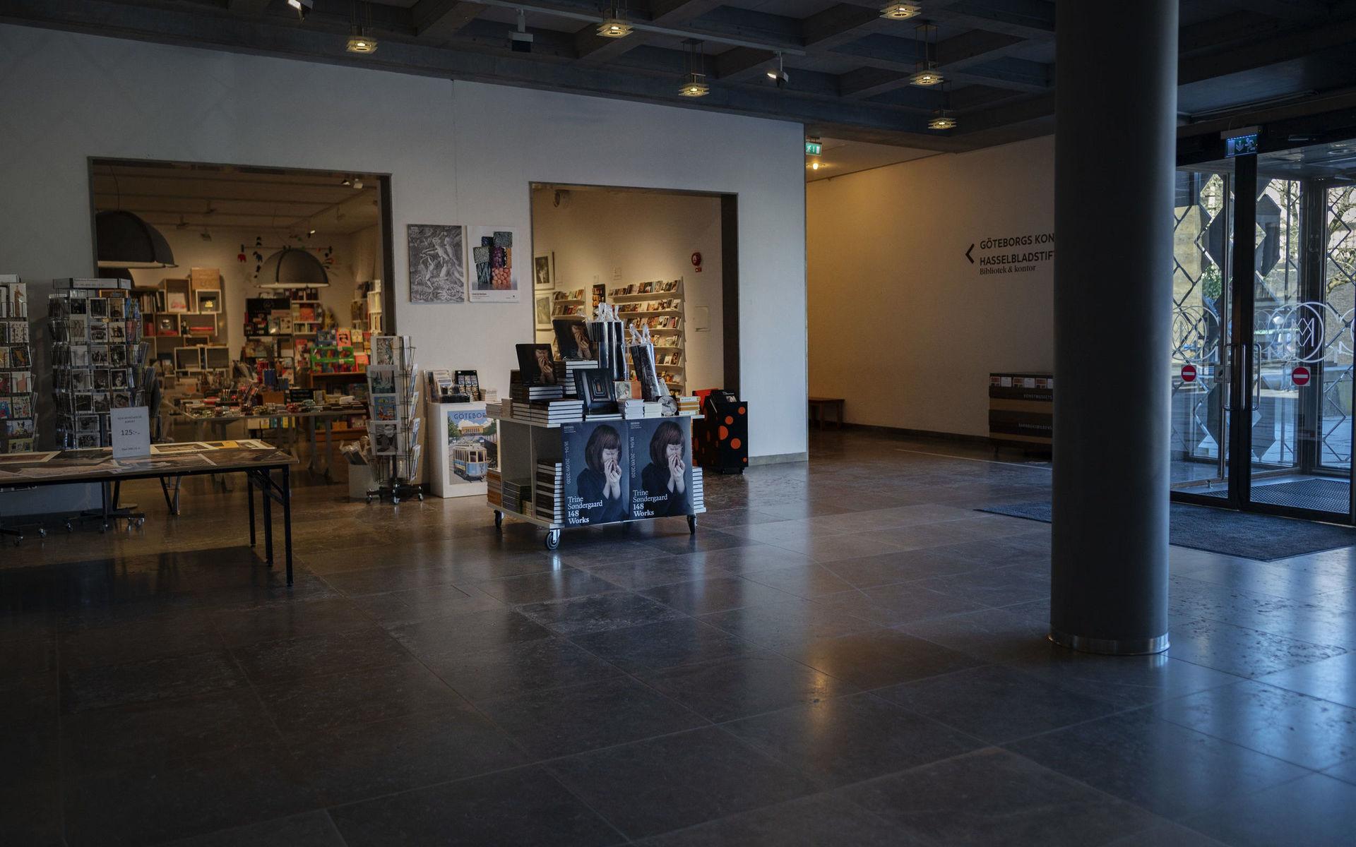I samband med utställningen släpps också katalogen &quot;203 works&quot; med Trine Søndergaards bilder och texter av författaren Merete Pryds Helle och konsthistorikern Kristine Kern. 
